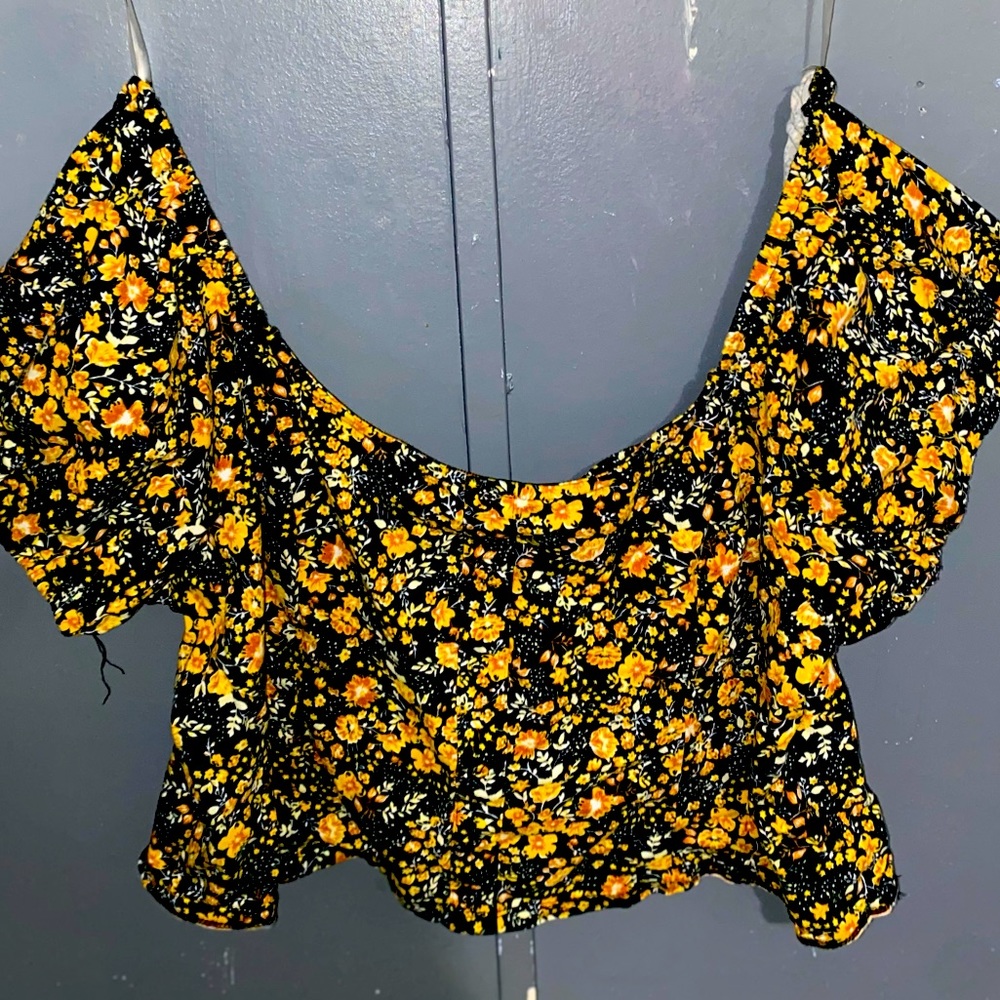 Plus size off the shoulder crop